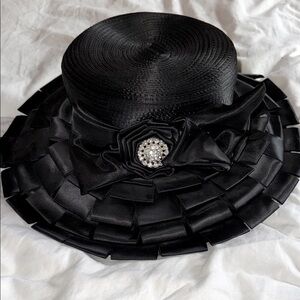 Elegant Gold Cup/Derby/Wedding hat